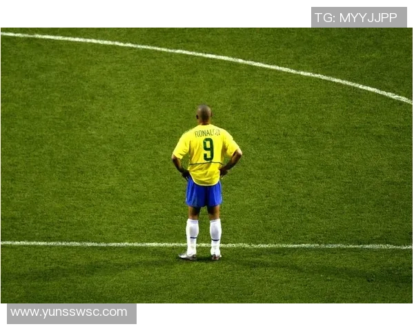 卡帕尼尼足球星卡梅西限量版收藏卡全新发布引发粉丝热潮