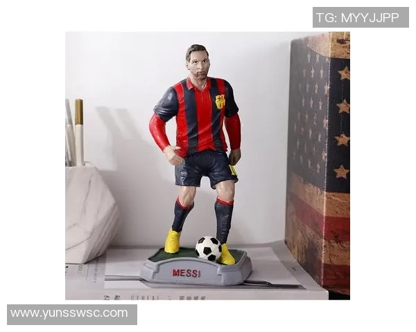 精美足球球星拼装摆件收藏系列展示，感受运动与艺术的完美结合