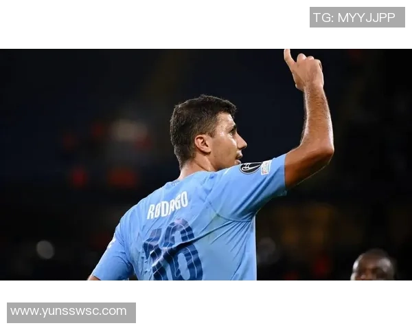 足球巨星专访：揭秘他们背后的奋斗历程与人生梦想